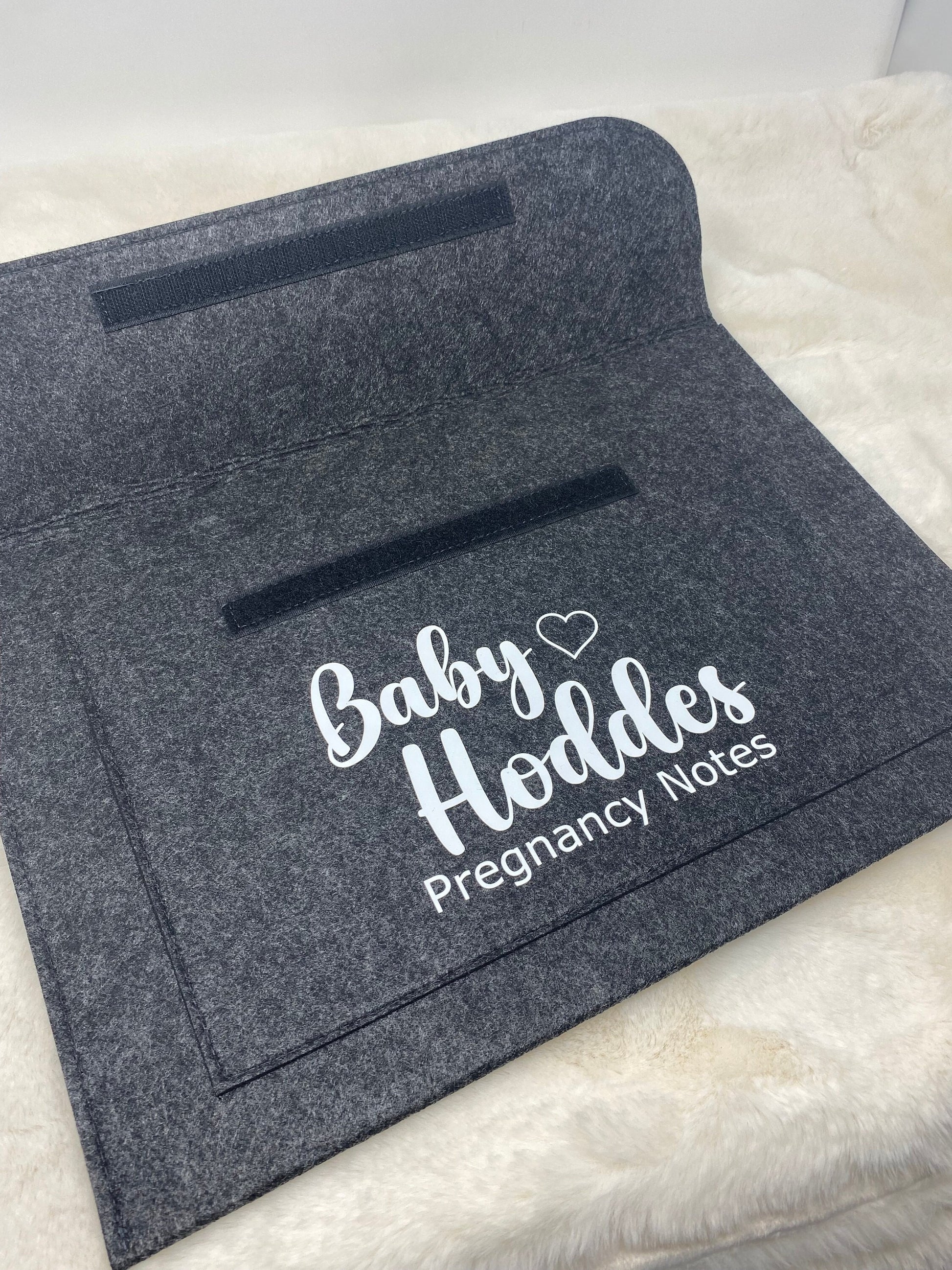 Personalised pregnancy folder